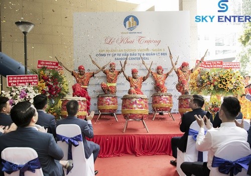 to-chuc-su-kien-le-khai-truong-cong-ty-bds